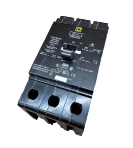 Square D EGB34020 Interruttore a bullone 20A, 480V, 3 poli, 3 fasi - Foto 1 di 8