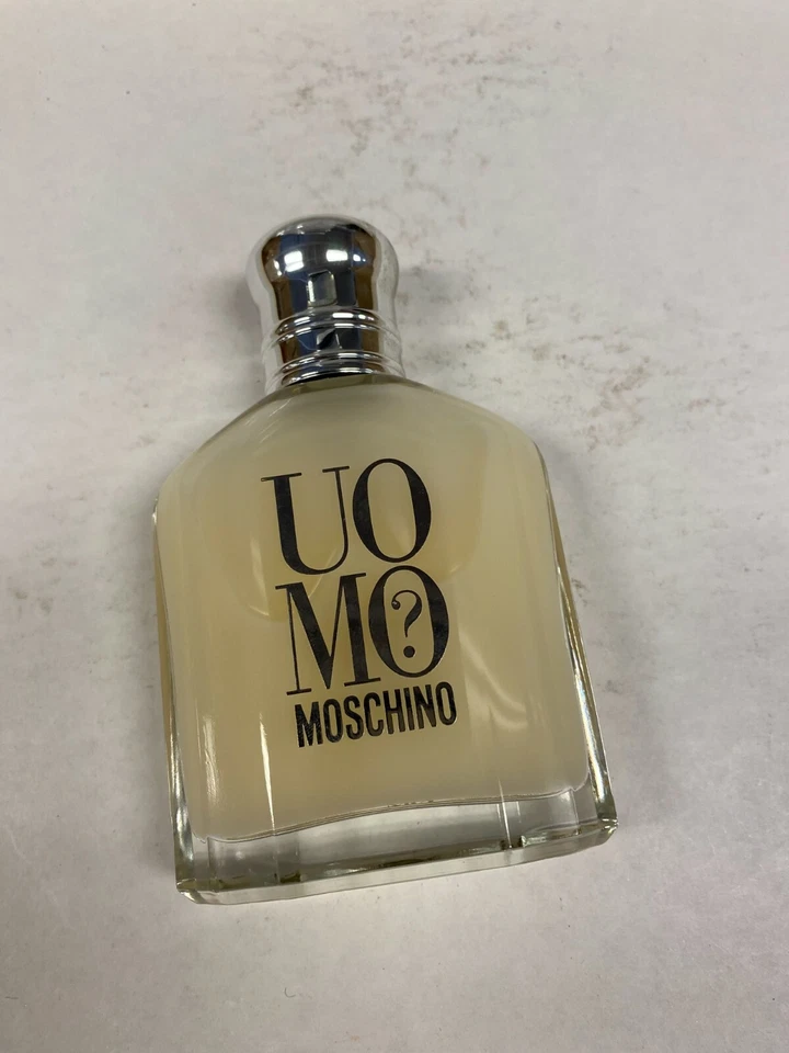 ...OH! Eau de Toilette Spray de Moschino (2,5 fl oz) Foto 1 de 3