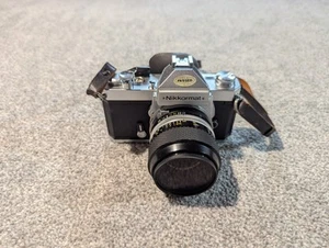 Nikon Nikkormat FT2 analoge Kamera mit Micro Nikkor-P Auto 1:3.5 f=55mm Objektiv - Bild 1 von 9