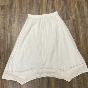 Neu mit Etikett weiche Umrandung Boho hauchdünn Maxirock Gr. M asymmetrischer Saum weiß Perlen - Bild 1 von 14
