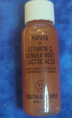 Limpiador superalimento Youth to the People Exfoliate Brighten tamaño de viaje de 1 oz Foto 1 de 2