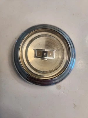 BOTÃO DE BUZINA CHEVROLET CAPRICE ORIGINAL 1967 - Imagem 1 de 2