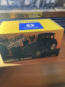 1/16 New Holland 8260 Tractor 1997 Toy Farmer National Toy Show DieCast ERTL - Picture 1 of 9