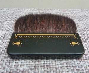 1x GIVENCHY Blush / Bronzer Brush, travel size, Brand New! - Picture 1 of 4