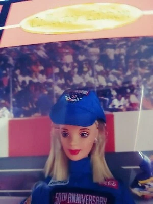 Barbie 50 aniversario NASCAR edición coleccionista 1998 NRFB #20442 Foto 1 de 4