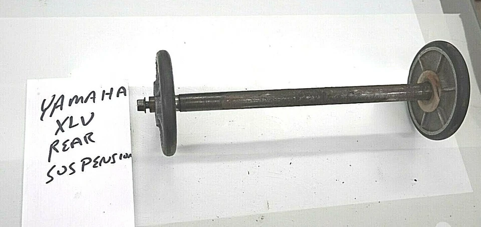 Yamaha Snowmobile XLV 540 Upper Axle with wheels - Imagem 1 de 1
