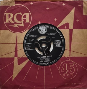 THE BROWNS - THE THREE BELLS b/w HEAVEN FELL LAST NIGHT 7" SINGLE VGC 1959 RCA - Picture 1 of 1