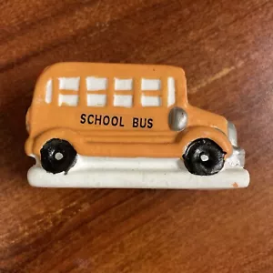 Statuina ceramica scuolabus regalo insegnante casa delle bambole - Foto 1 di 7