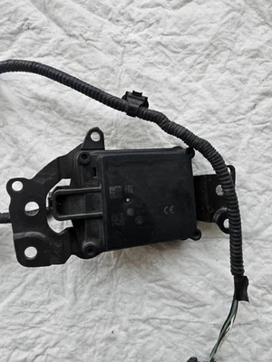 2016-2018 Toyota Tacoma cruise control sensor with wire - Image 1 of 4