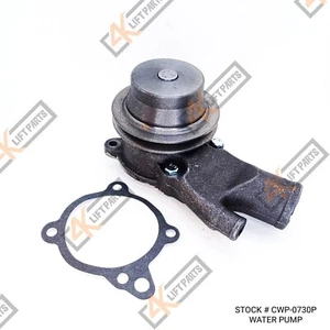 BOMBA DE AGUA HY1383997 HYSTER CON PRENSA EN POLEA (CINTURÓN NO SERPENTINO) GM 3.0L - Imagen 1 de 5