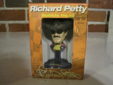 2002 GENERAL MILLS POP-SECRET #43 RICHARD PETTY BOBBLEHEAD N. C. SPEEDWAY--NEW Cover