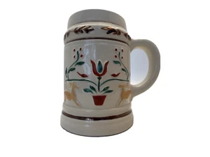 Handbemalter Stein 16 Unzen Pennsylvania niederländische Keramik Becher Blumen Hirsch - Bild 1 von 4