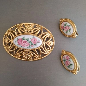 Vintage AVON Gold Tone Filigree Brooch Clip Earrings Set PASTEL LACE 1995 Roses - Picture 1 of 5
