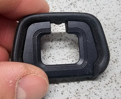 Nikon DK-29 Eyecup Viewfinder Rubber Frame Genuine Part Used Minor Tear - Image 1 of 4