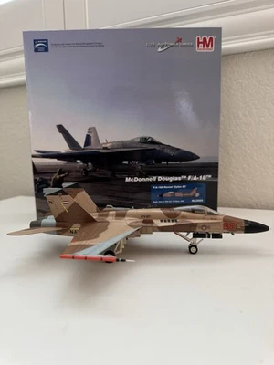 Hobby Master 1/72 F/A-18A Hornet USN VFA-127 Cylons, Cylon 02 NAS Fallon HA3565 Foto 1 de 4