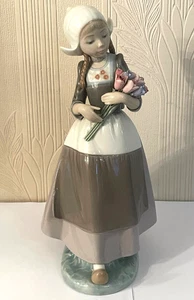 Lladro 5065 Dutch Girl With Tulips Gloss Figurine - Picture 1 of 16