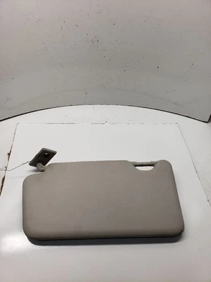 Parasol izquierdo usado se adapta a: Nissan Versa 2014 sin iluminación sin techo corredizo Foto 1 de 4