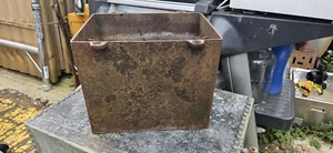 Vintage Cast Iron Water Tank Planter Flower Box Garden Feature Window Display - Picture 1 of 4