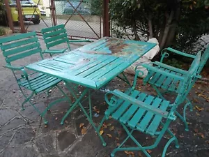 COMPLETO DA GIARDINO TAVOLO E 4 POLTRONE - FERRO E BACCHETTE LEGNO - 1960 EMILIA - Foto 1 di 19