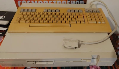 Commodore C 128 D + Tastatur (w/ cables) (+ cord) working (mod 1581 & Jiffy inc) - Bild 1 von 4