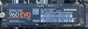 Samsung M.2 960 EVO 250GB NVMe M.2 SSD MZ-V6E250 - Picture 1 of 1
