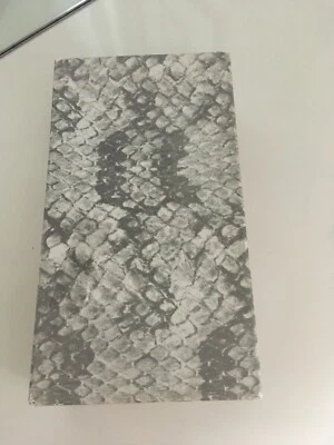 Caja estampada de piel de serpiente Judith Leiber vintage Foto 1 de 4