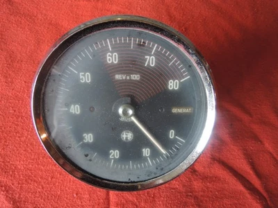 TACÓMETRO JAEGER 8000 RPM original usado ALFA ROMEO DUETTO con fecha 1967 para restaurar Foto 1 de 4