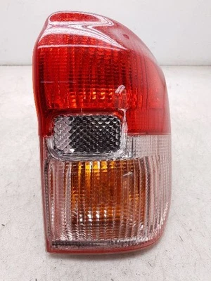 01-03 TOYOTA RAV4 СО СТОРОНЫ ПАССАЖИРА ЗАДНИЙ ПРАВЫЙ ЗАДНИЙ ФОНАРЬ В СБОРЕ  - Изображение 1 из 4