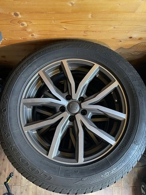 Winterreifen Goodyear 255/55R18 Komplettset für Volvo XC60 - Bild 1 von 4