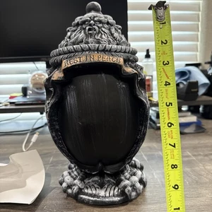 Halloween Talking Haunted Urn Decoration - Picture 1 of 5