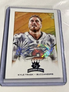 2021 Panini Chronicles - Gridiron Kings Blue Signatures #GK-7 Kyle Trask /75 - Picture 1 of 2
