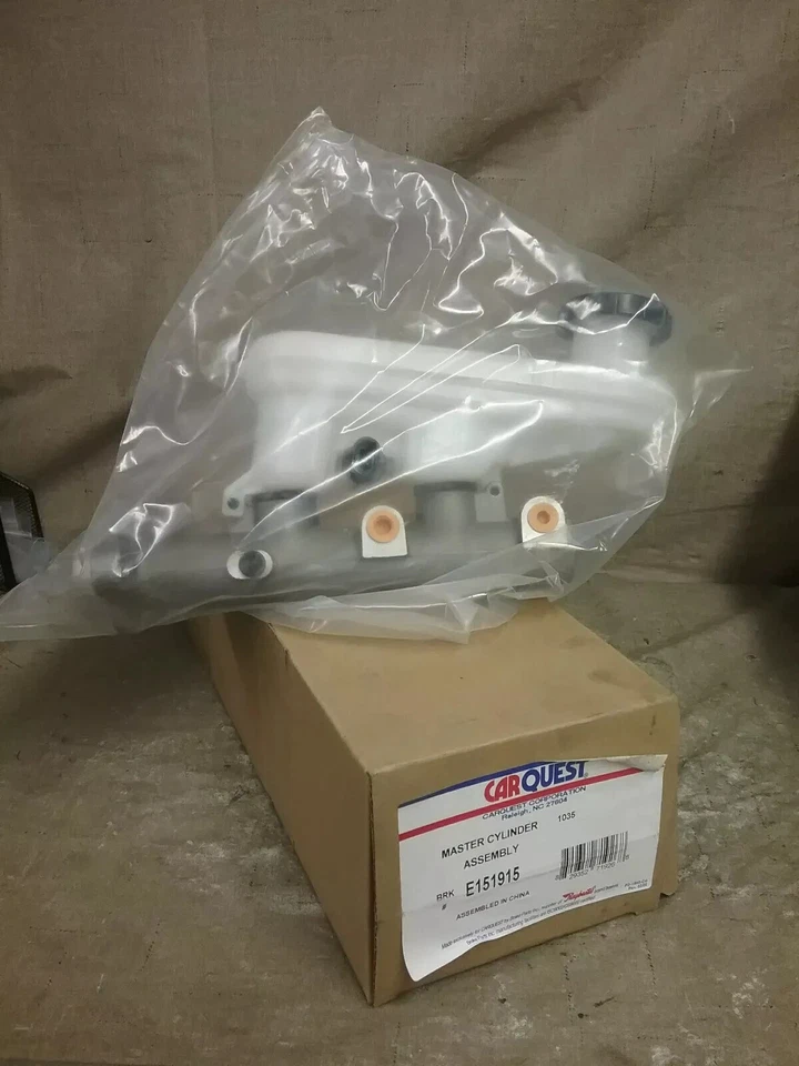 New Carquest Brake Master Cylinder With Reservoir E151915 - Image 1 of 1