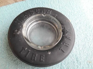 Posacenere vetro pneumatici NASCAR vintage largo 6" - Foto 1 di 11