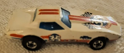 Hot Wheels 1975 Corvette Stingray White Cool Car - Image 1 of 4