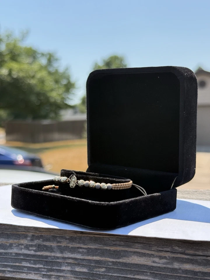 18K Gold Bracelet – 6 #5 Diamond-Cut Beads, 2 #3 End Caps & Center Charm - Image 1 of 1