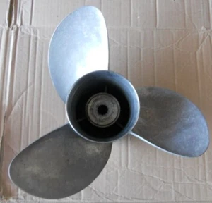 Yamaha 150-175-200-225-250-300 15.25x17P Propeller LEFT HAND 6R1-45978-A0 SS - Picture 1 of 8