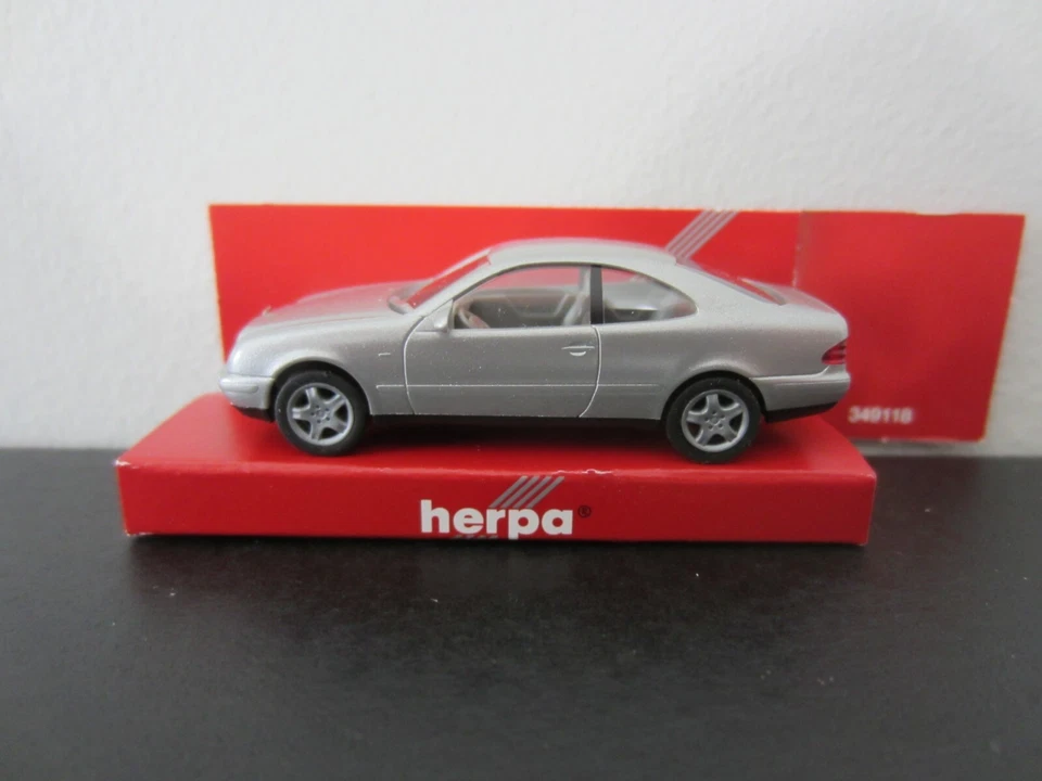 HERPA 032377 MERCEDES BENZ CLK en PLATA - el modelo es PLÁSTICO - HO o escala 1:87 Foto 1 de 1