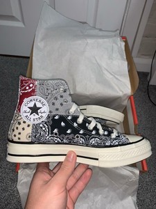 converse paisley