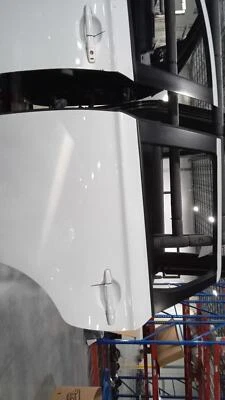 Used Rear Left Door Assembly Rear Side fits: 2016 Mitsubishi Outlander light tin Foto 1 de 2