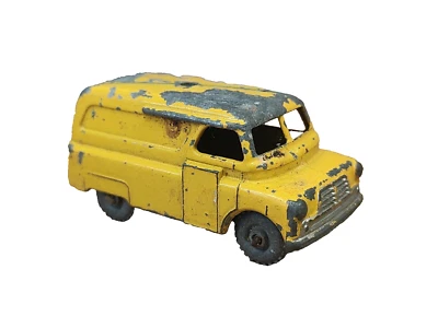 VINTAGE EVENING NEWS MATCHBOX LESNEY NO.42 - Image 1 of 4