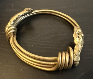 Brazalete Brazalete Brazo Superior Esculpido Modernista Enrollado Metal Vintage 3.75" - Imagen 1 de 3