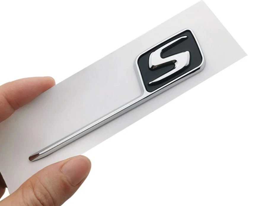 INSIGNIA TRASERA MALETERO MERCEDES BENZ S NEGRO BRILLANTE Y PLATA AMG C63 C63S E63 E63S Foto 1 de 1