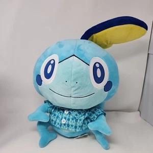 Peluche Costruisci Un Orso Pokemon Sobble con Camicia Senza Suono Peluche Blu 19" 2022 - Foto 1 di 5