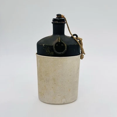 Frasco de cantimplora de aluminio militar suizo vintage SIGG 1940 con taza MZ1939 Foto 1 de 4