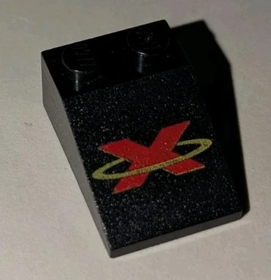 Peça Lego # 3298pb016 inclinação preta 33 3 x 2 com padrão de logotipo Red X Extreme Team - Imagem 1 de 3