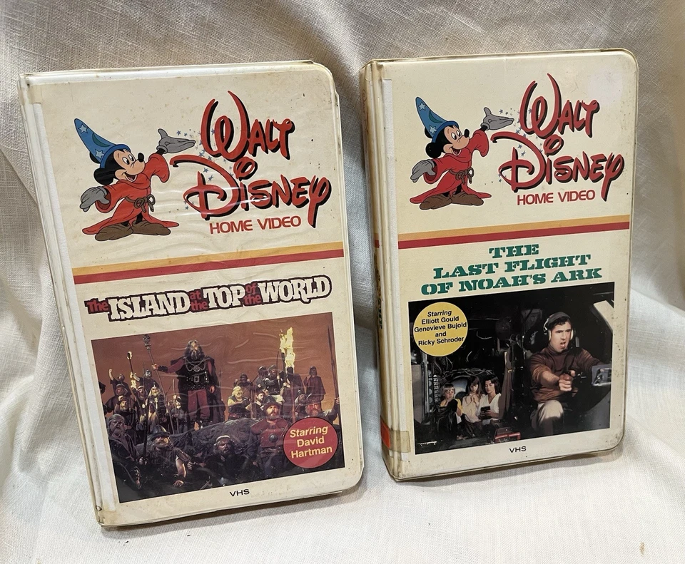 2 Disney VHS CLAMSHELL Island at the Top of the World  - Last flight Noah's Ark - Image 1 of 4