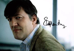 Foto autógrafa firmada a mano de Stephen Fry 12x8 + certificado de autenticidad del distribuidor leyenda de la comedia británica - Imagen 1 de 1
