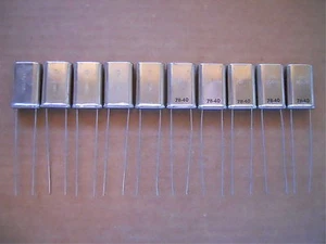 XTAL 124.170 KHz Lot of (10) Crystal Oscillators NEW RARE VINTAGE Ham Military - Picture 1 of 3
