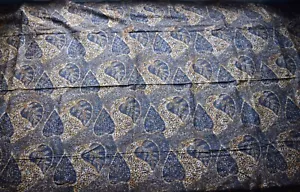 1223 Sutra Bali indonesischer Batik Baumwollsarong, schwarz & goldbraune Blätter - Bild 1 von 2