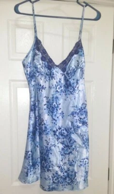 Camisola Secret Treasures Feminina Chemise Tamanho M Azul Médio Floral - Imagem 1 de 4